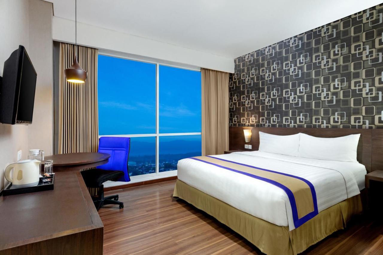 Aston Jember Hotel & Conference Center Экстерьер фото