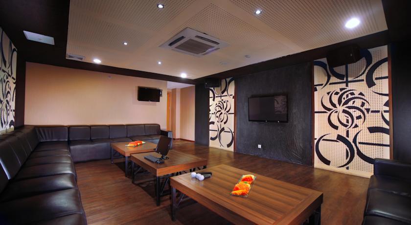 Aston Jember Hotel & Conference Center Экстерьер фото