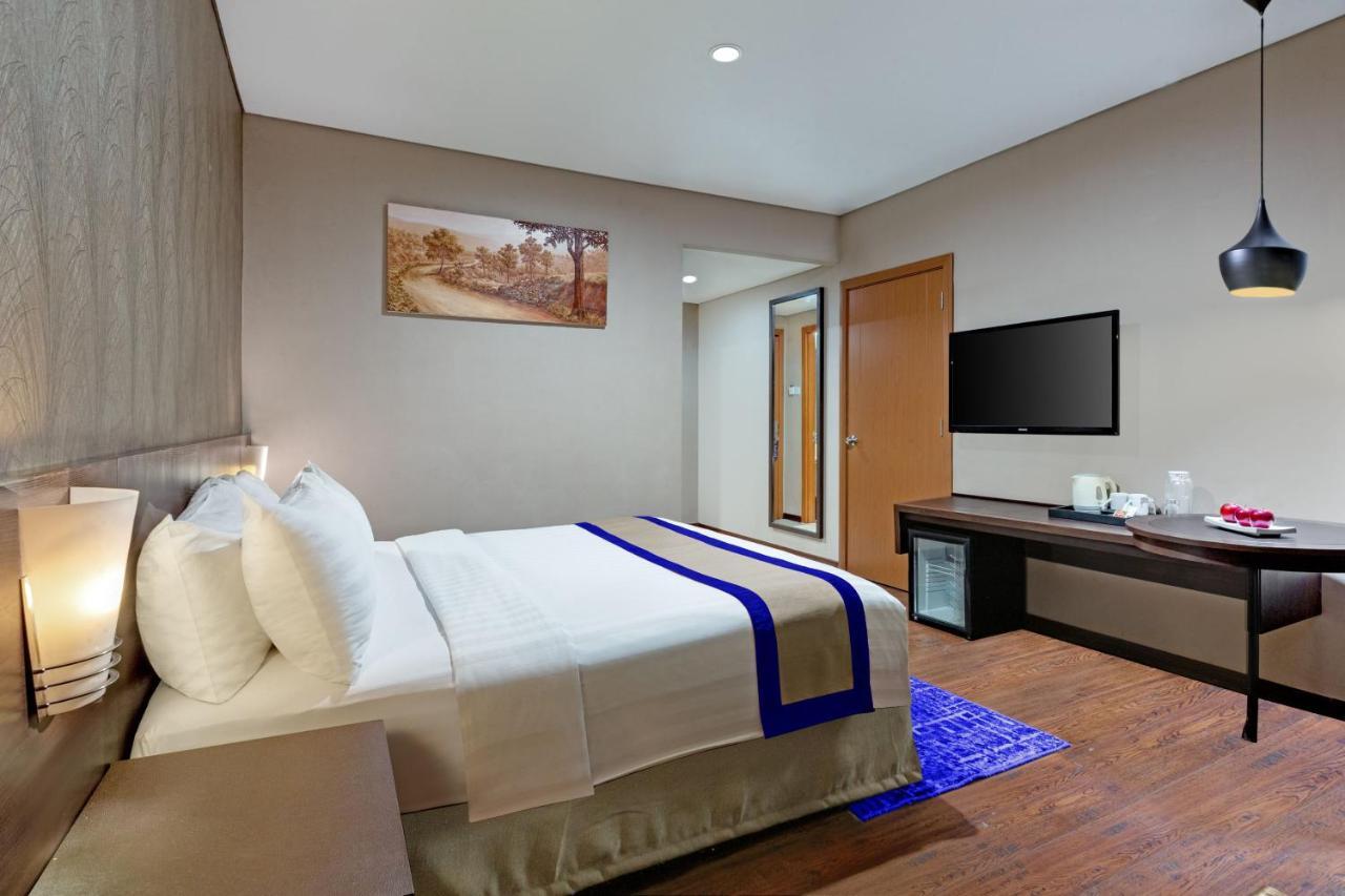 Aston Jember Hotel & Conference Center Экстерьер фото